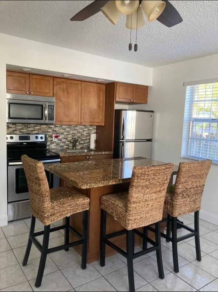 2730 Sw 28th Ct #NA - Photo 4 of 4