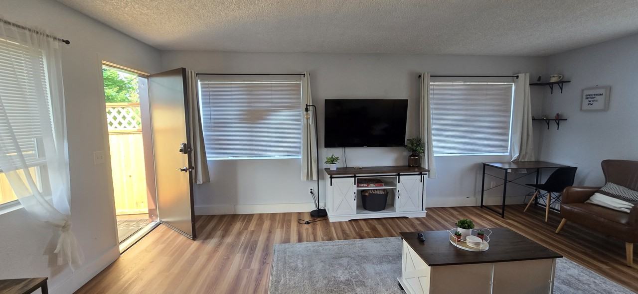 3220 S Clark St #3224 - Photo 2 of 18