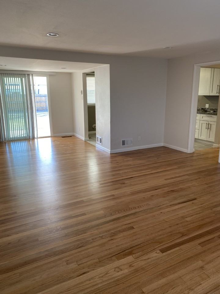 9902 Lowry Pl #NONE - Photo 5 of 25