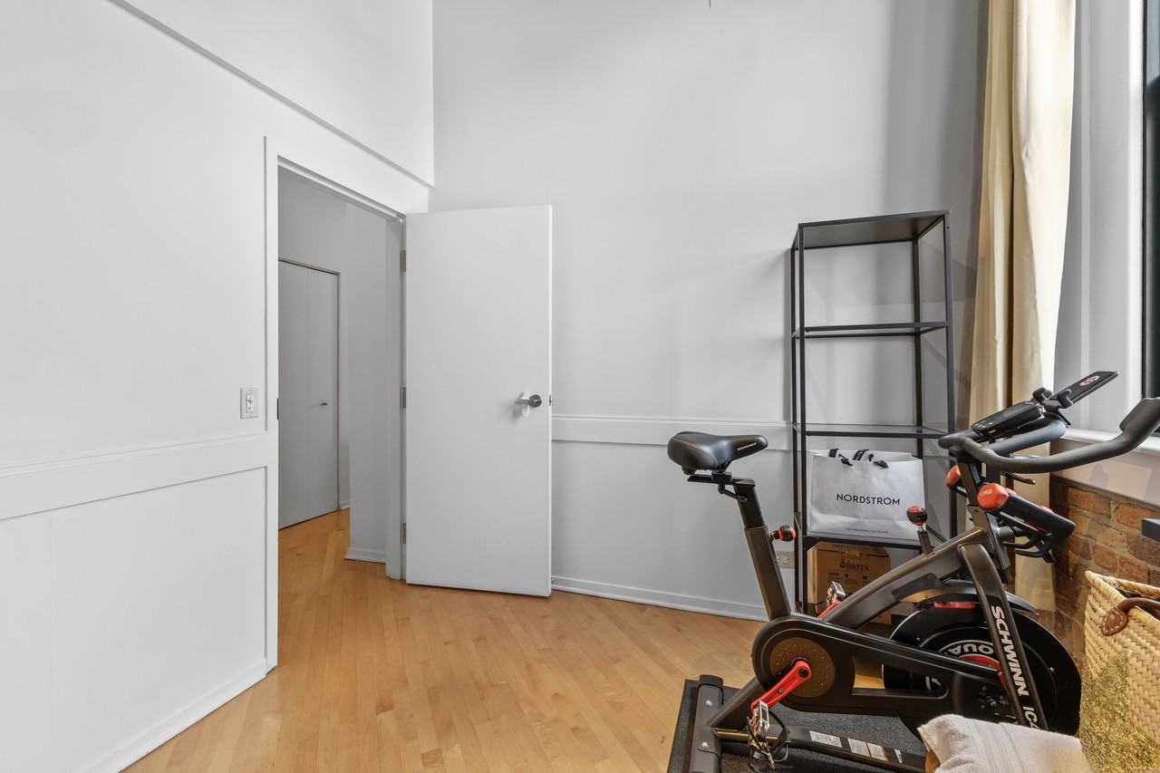 1550 S Indiana Ave #510 - Photo 3 of 28