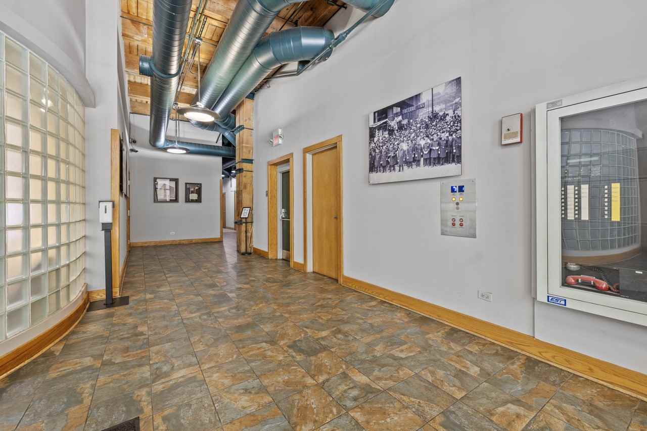 1550 S Indiana Ave #510 - Photo 4 of 28