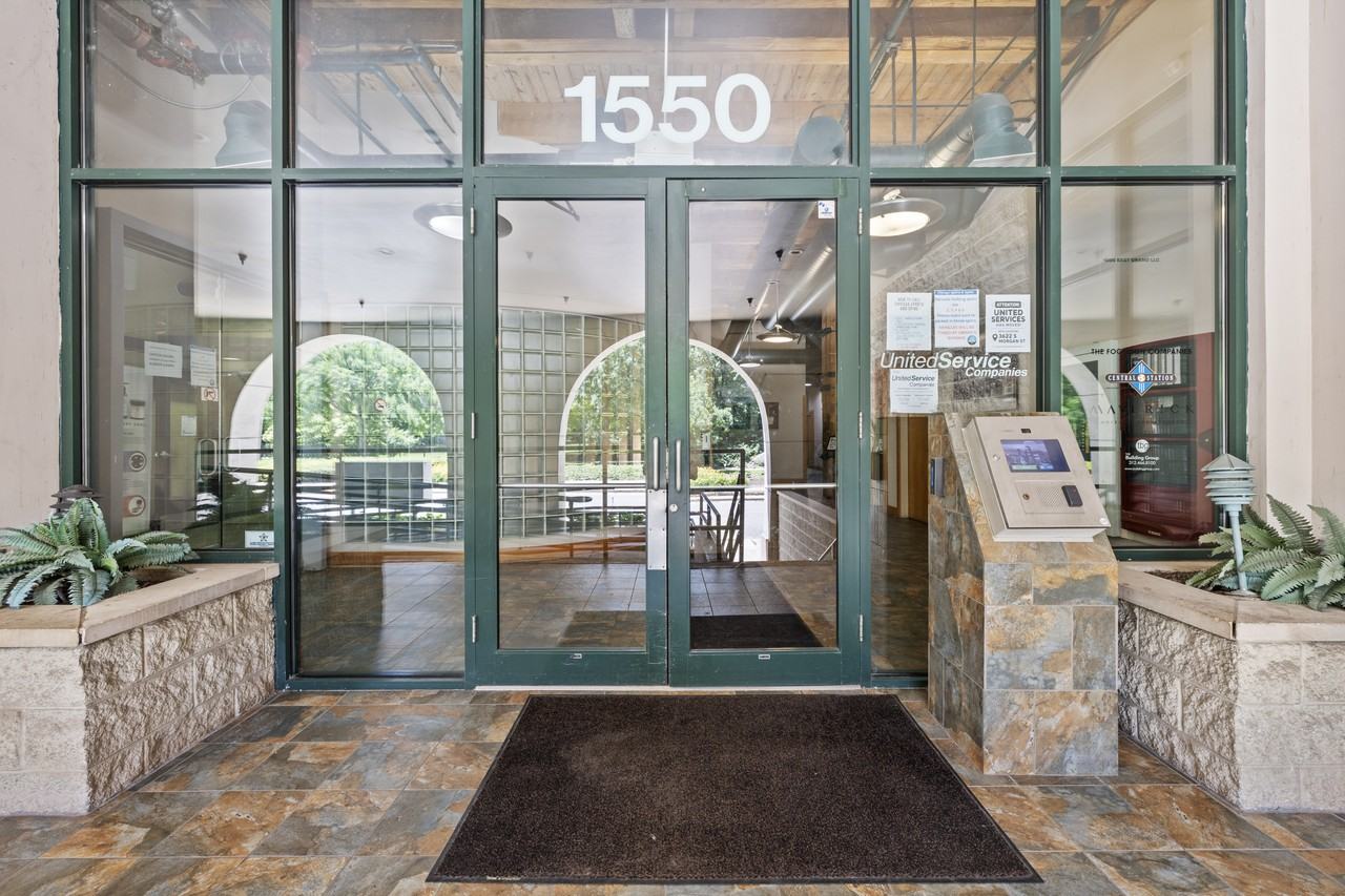 1550 S Indiana Ave #510 - Photo 5 of 28