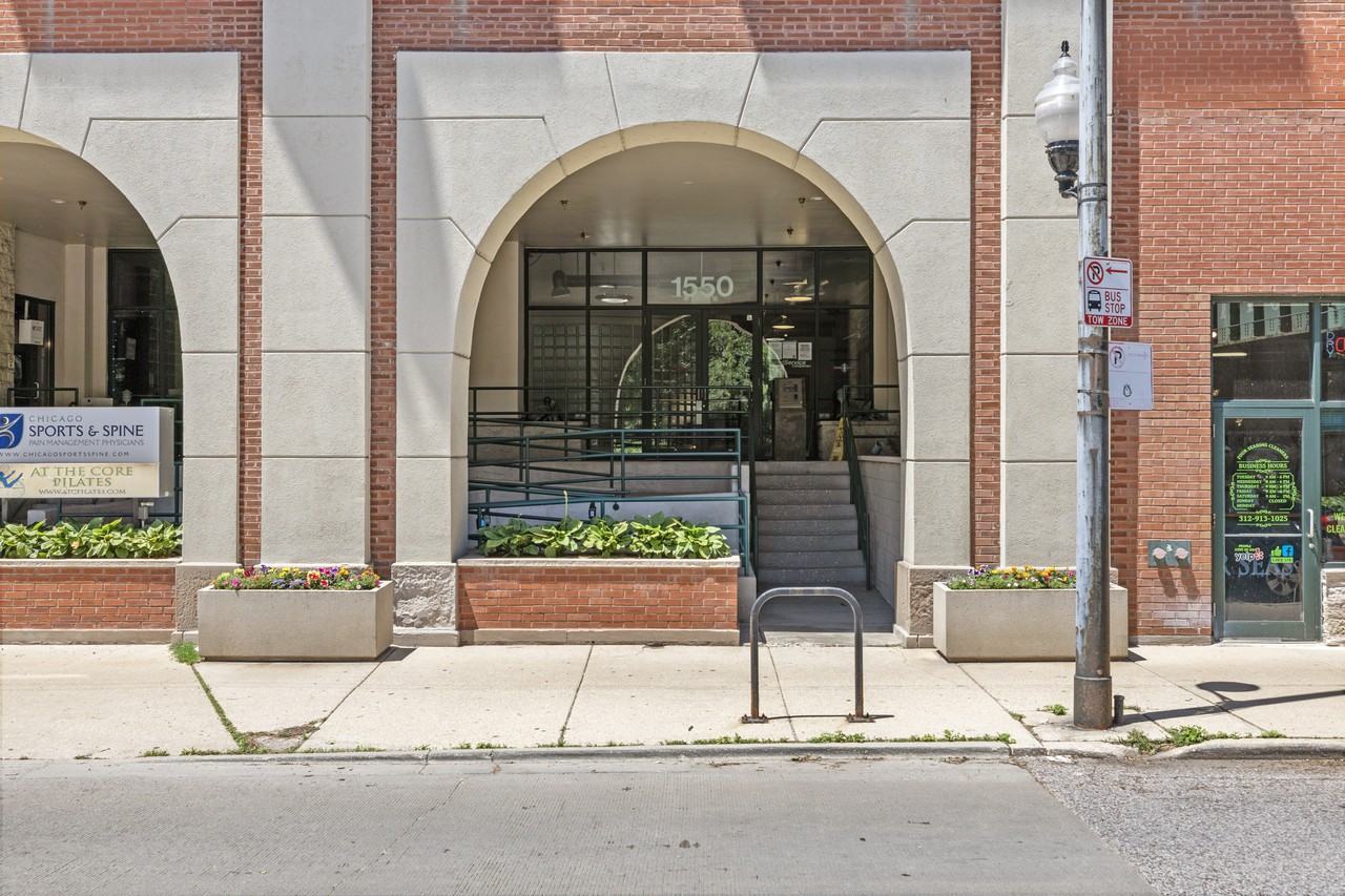 1550 S Indiana Ave #510 - Photo 6 of 28