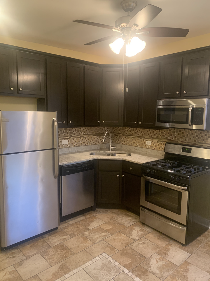 917 N Leamington Ave #2 - Photo 5 of 9