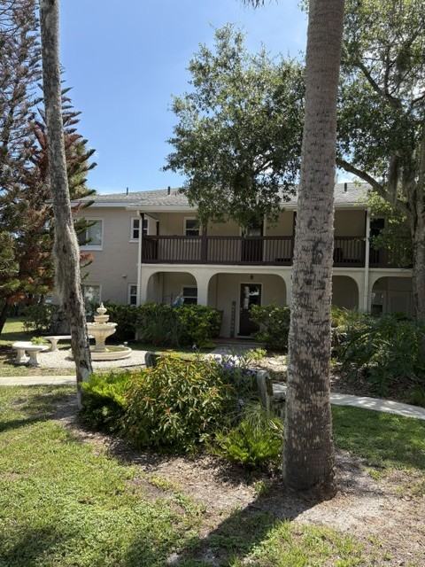 320 S Riverside Dr #8 - Photo 2 of 19
