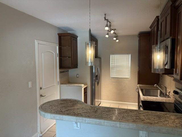 320 S Riverside Dr #8 - Photo 5 of 19