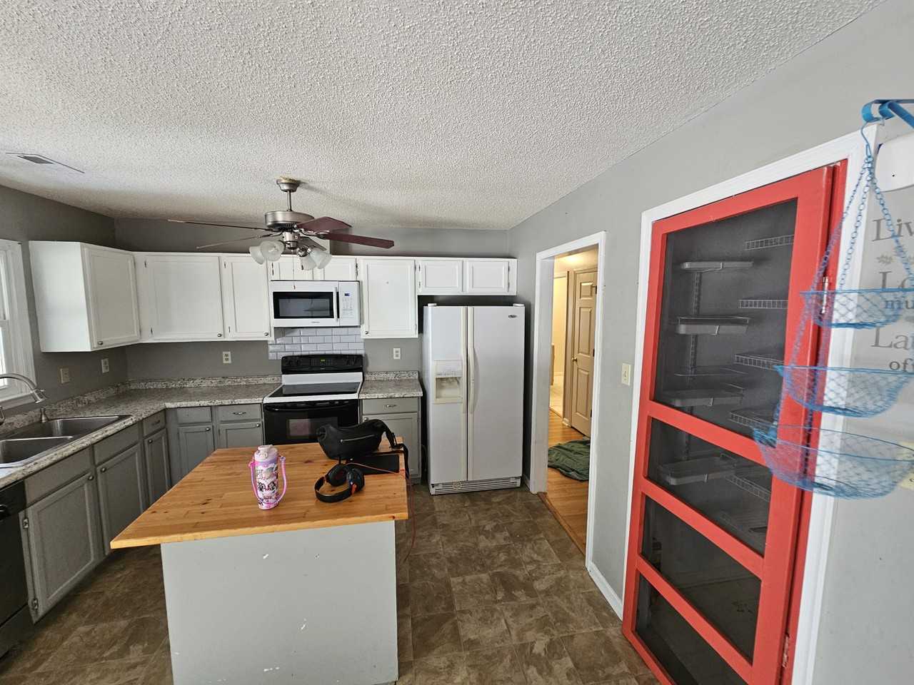 104 James Helen Ct #NA - Photo 3 of 19
