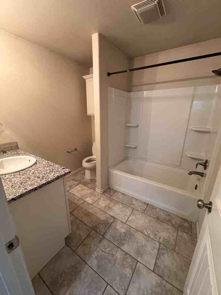 804 Elgin St #NA - Photo 4 of 16