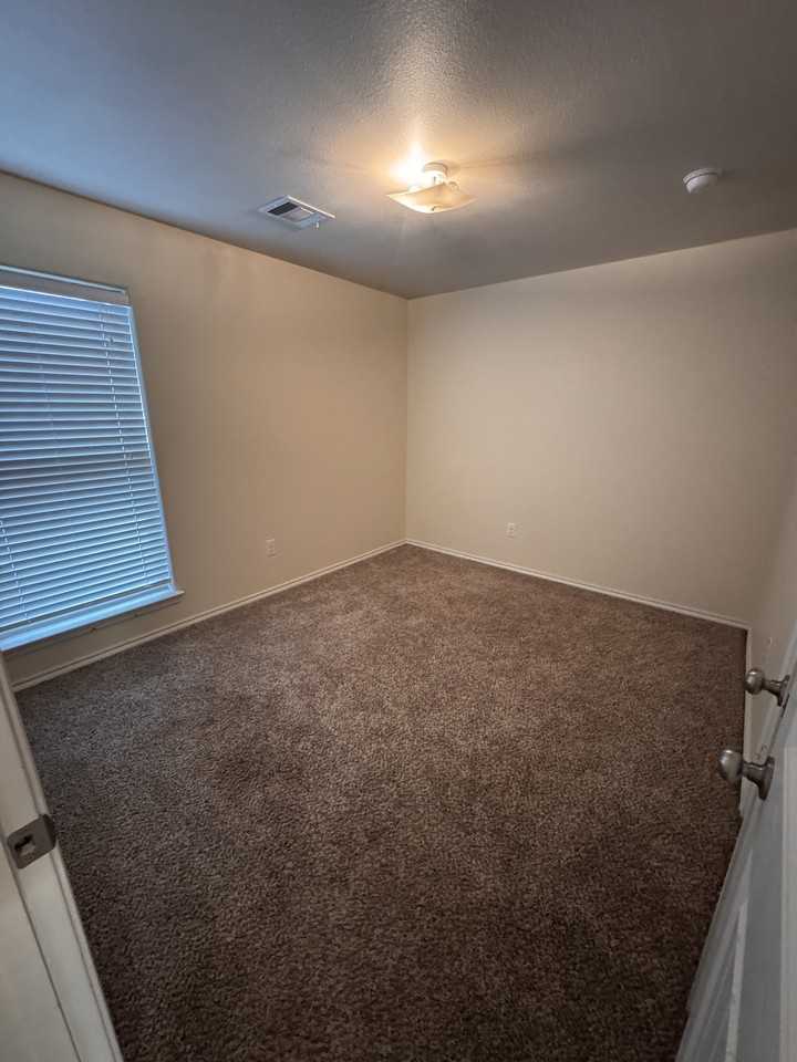 804 Elgin St #NA - Photo 7 of 16