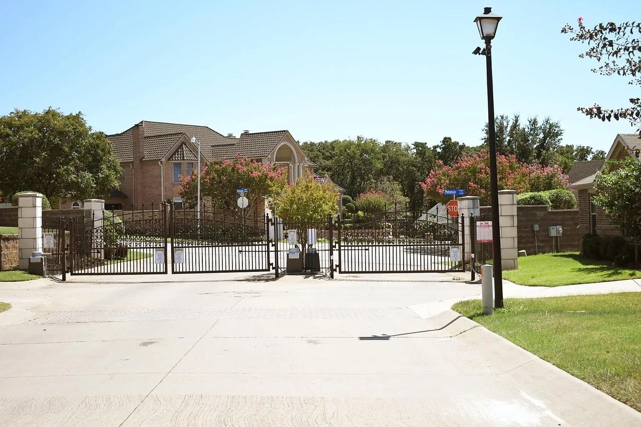 5100 Chesterfield Pl #NA - Photo 2 of 27