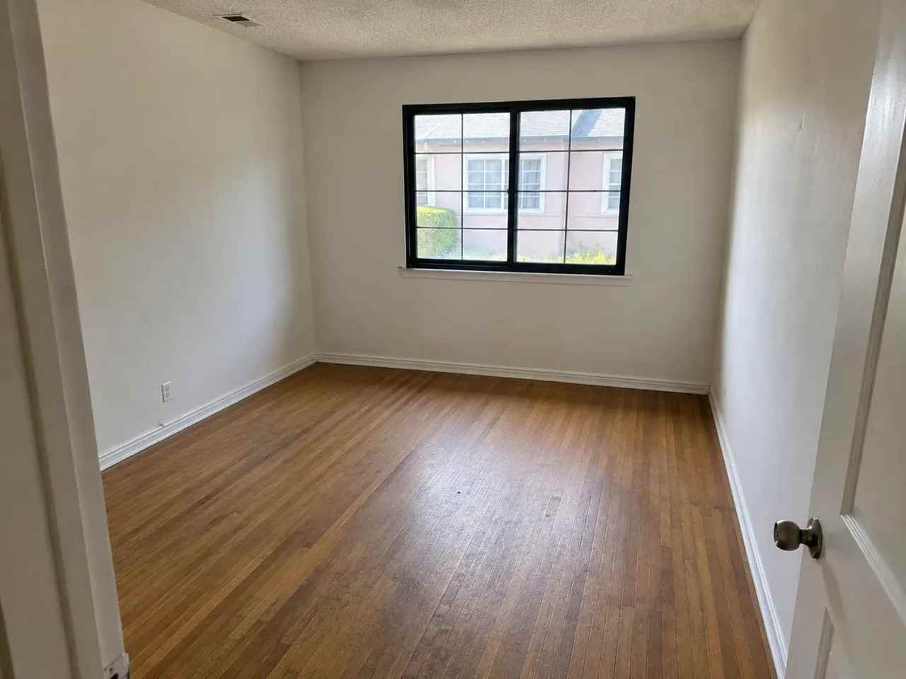 8923 Reading Ave #NA - Photo 4 of 6