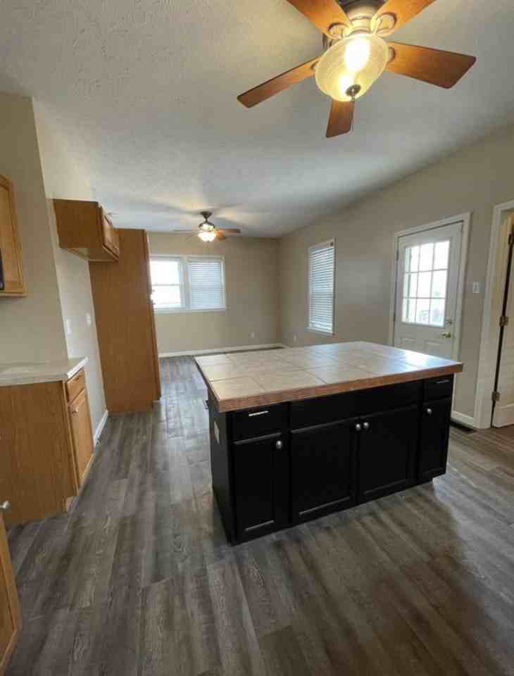 1411 Linden Ave #NA - Photo 5 of 11