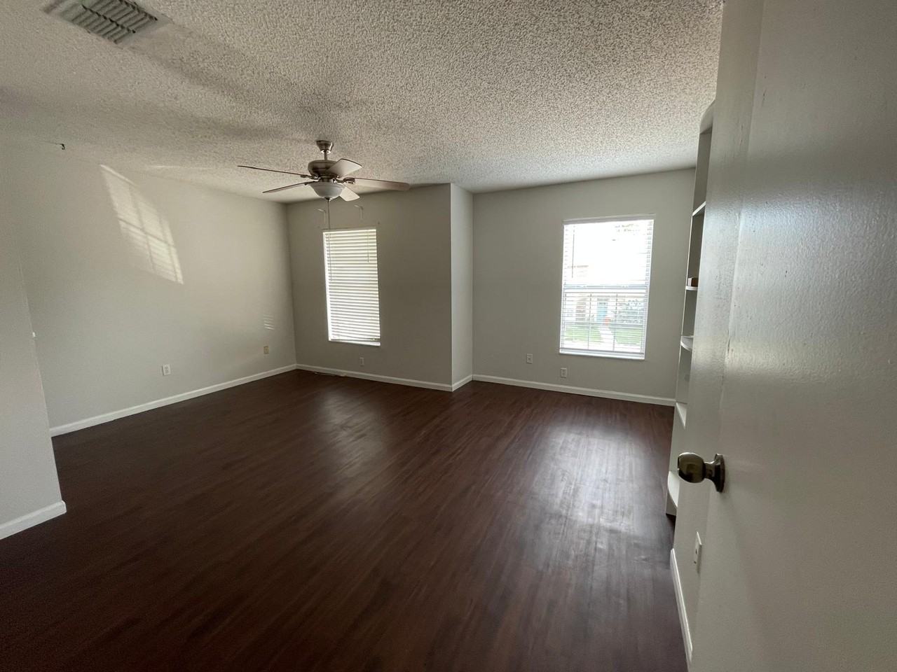495 Green Spring Cir - Photo 4 of 5