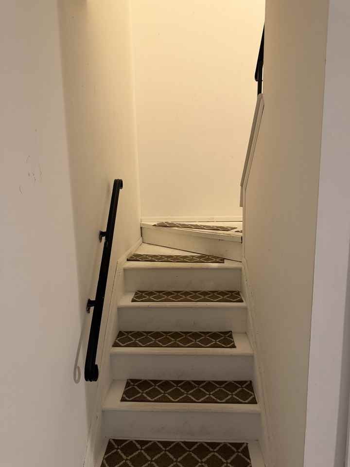 17 Clarion Ct #NA - Photo 2 of 8