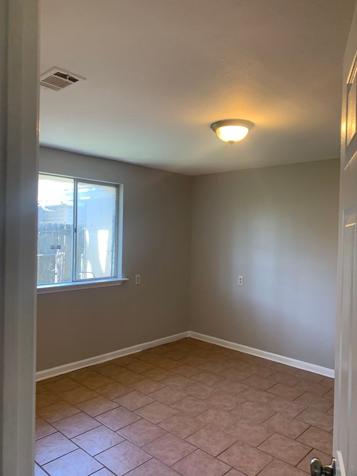 8712 Dinkins St #8712 - Photo 6 of 10