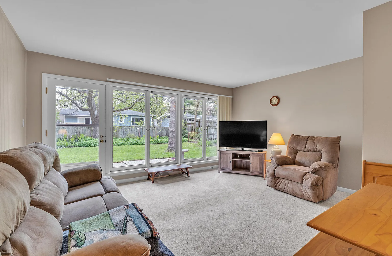 1114 N Maple Rd #NA - Photo 5 of 25