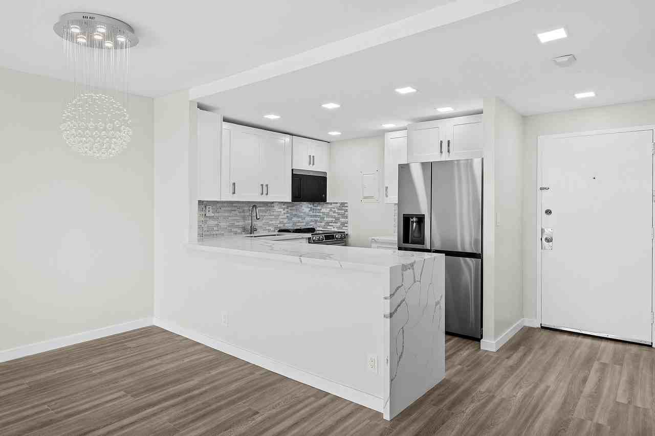 16740 Northeast 9th Avenue #405 - Photo 3 of 31