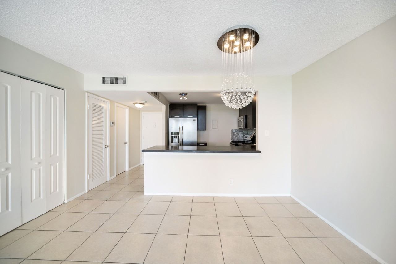 16740 Northeast 9th Avenue #609 - Photo 6 of 16