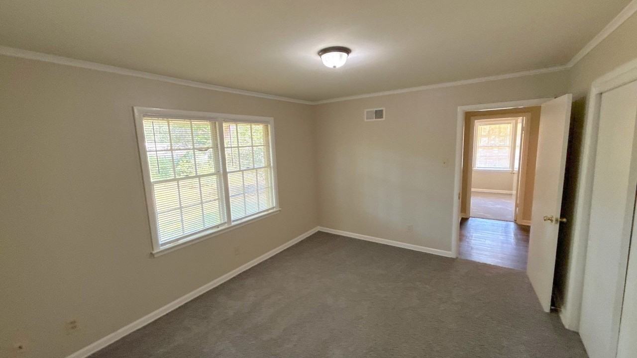 4027 Faronia Dr - Photo 5 of 12