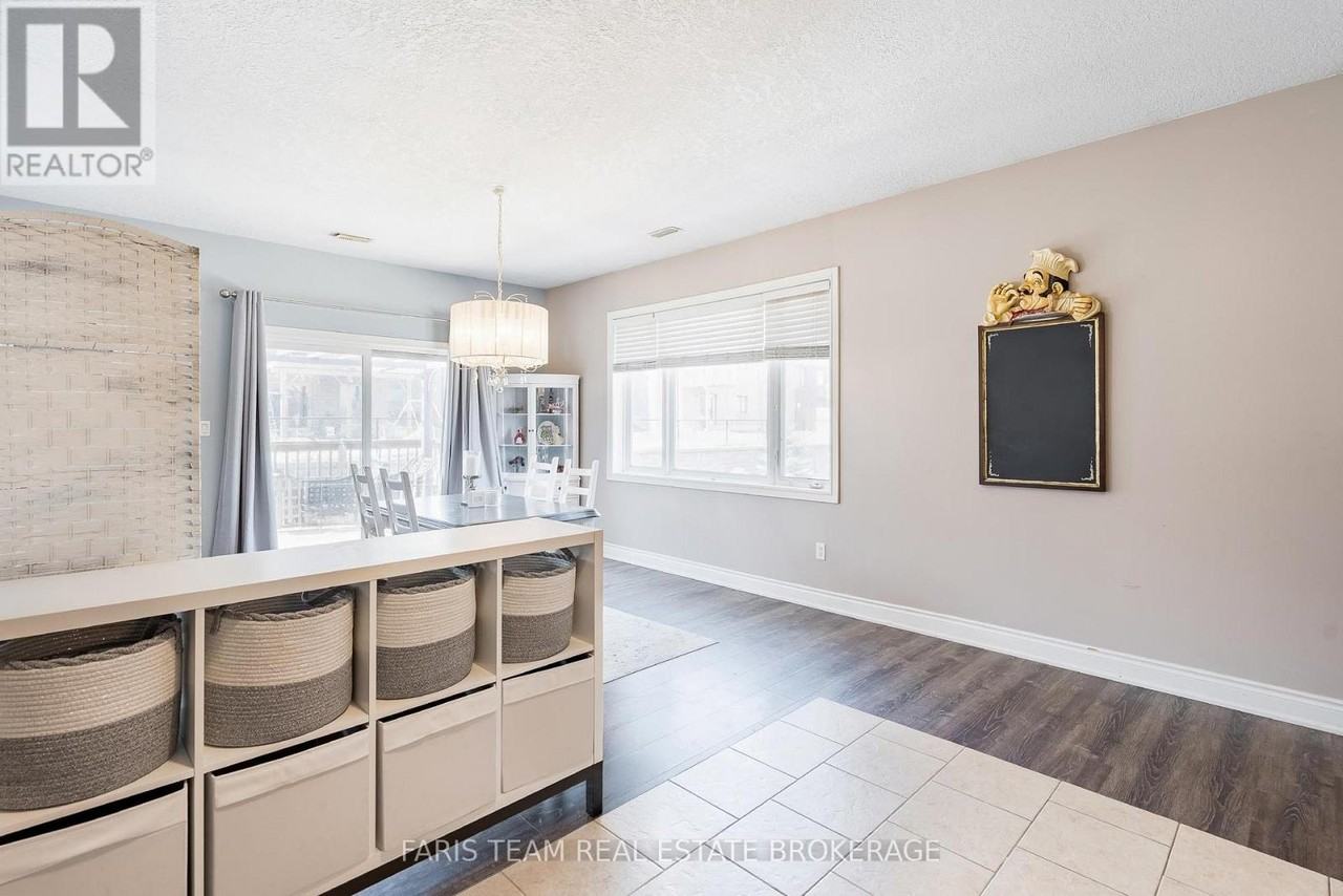 3118 Emperor Drive - Photo 2 of 8