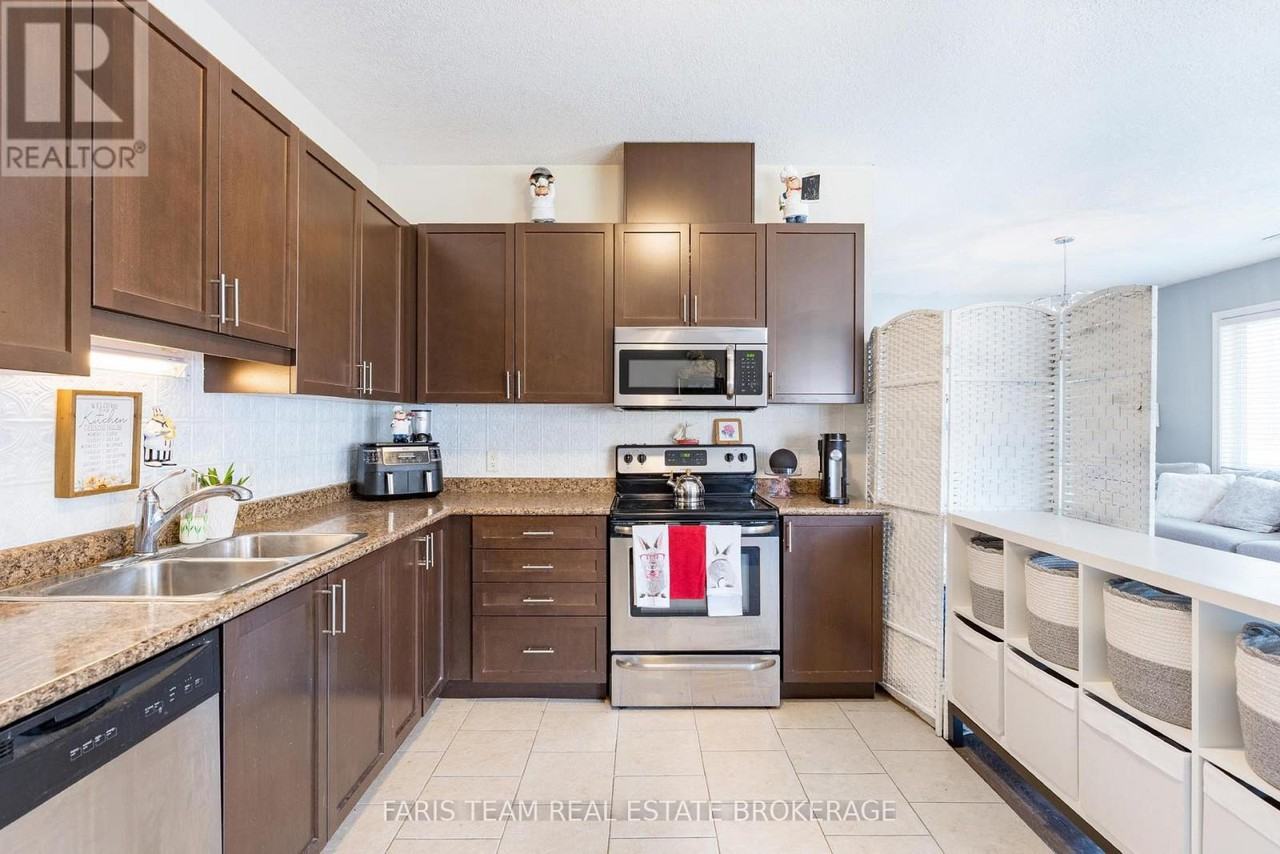 3118 Emperor Drive - Photo 5 of 8