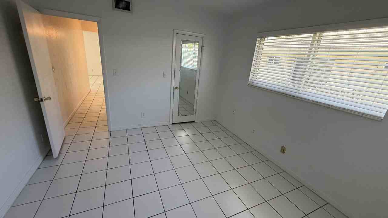 4201 Ne 21st Ave - Photo 5 of 8