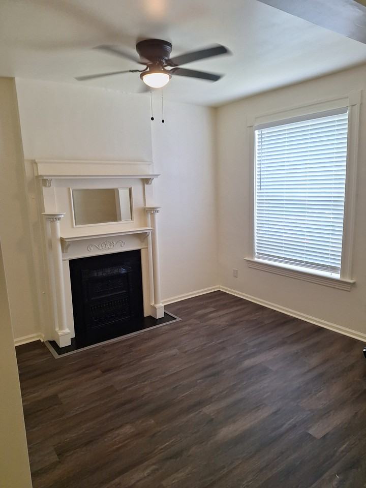 4855 Northland Ave #1stFL - Photo 5 of 9