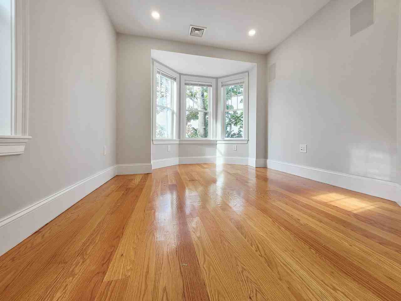 127 Shirley St #3 - Photo 5 of 10