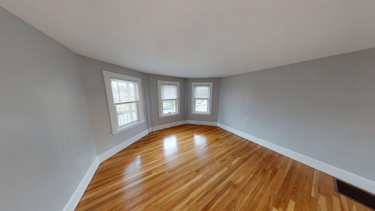 153 Saratoga St #3 - Photo 3 of 17