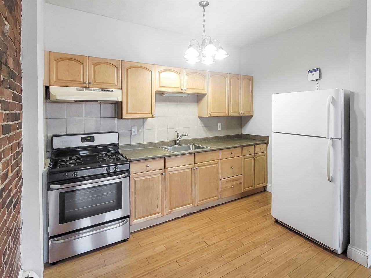 338 Warren St #1 - Photo 4 of 11