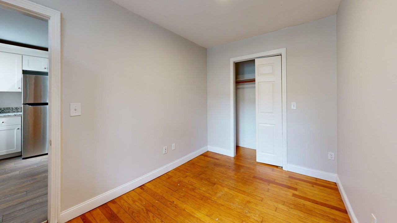 234 Lexington St #3 - Photo 3 of 12