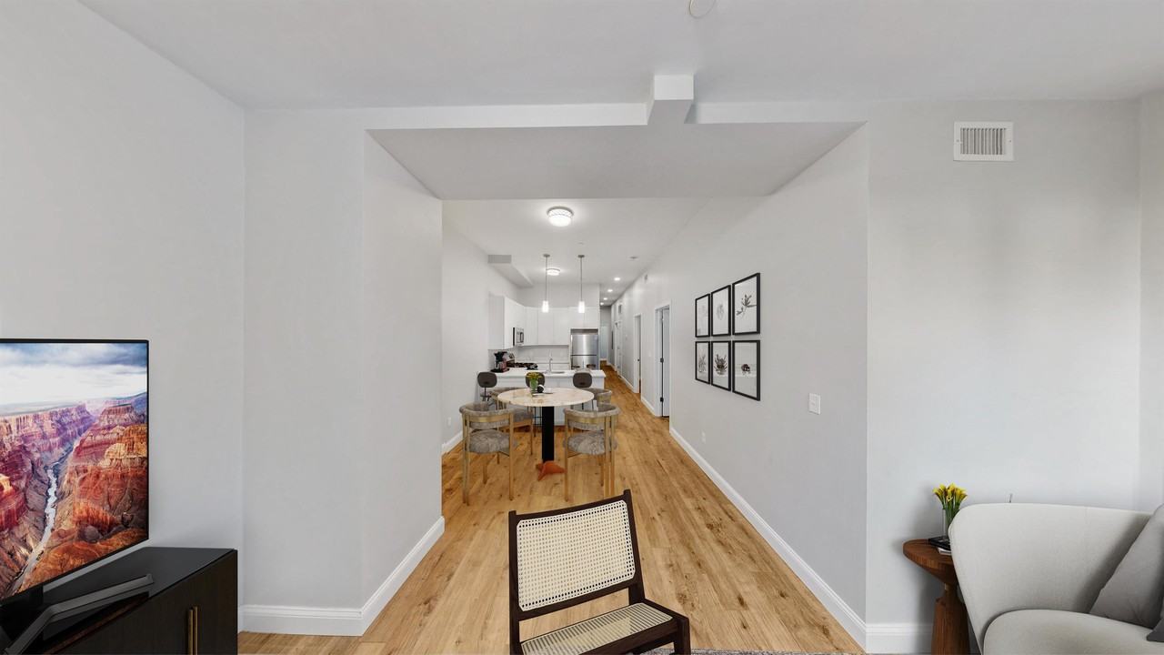334 Warren St #1 - Photo 2 of 10