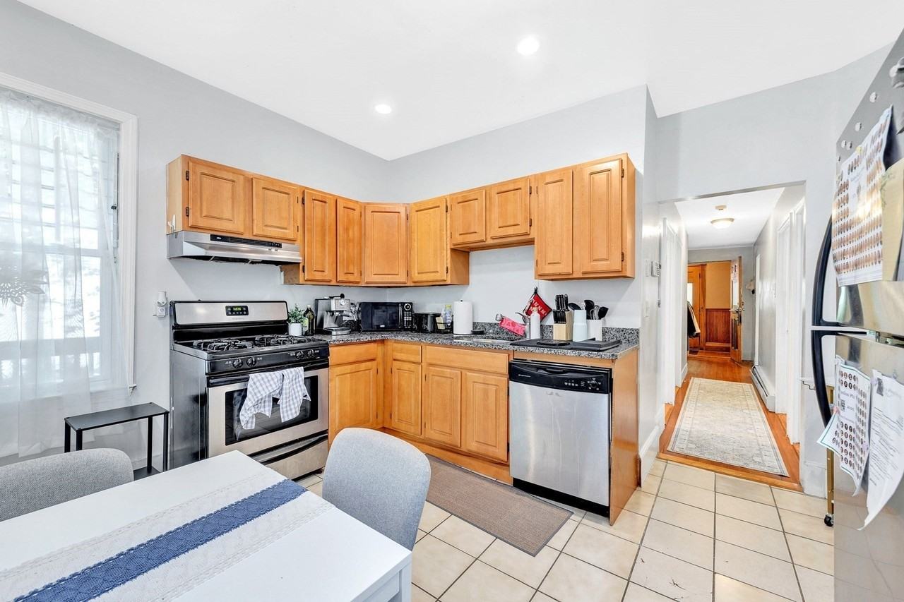 22 Fisher Ave #2 - Photo 4 of 12