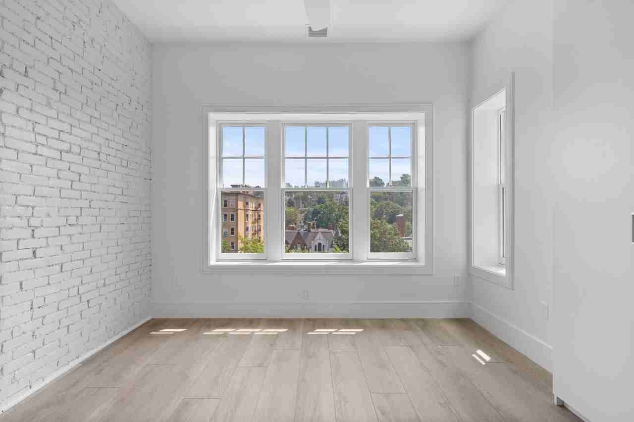 1578 Beacon St #302 - Photo 6 of 18