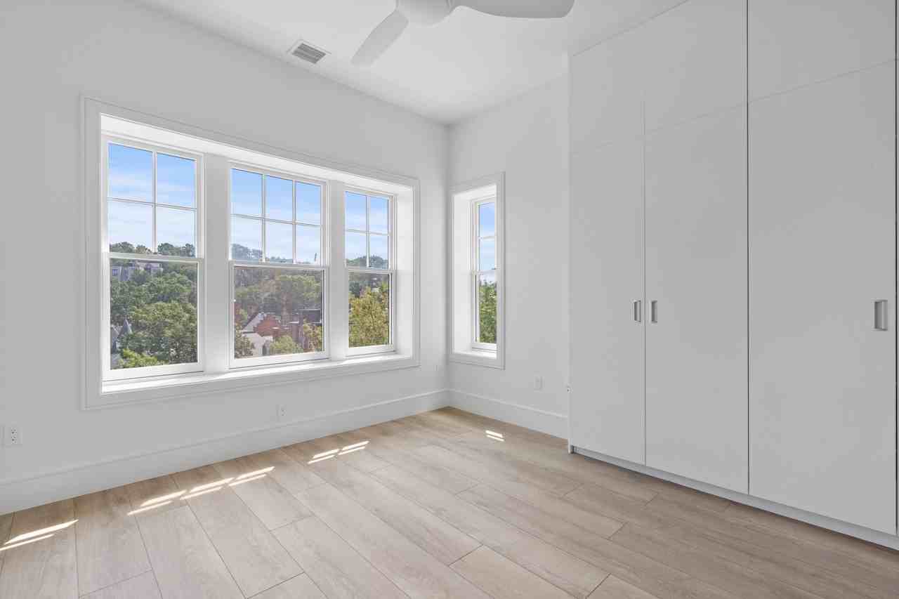 1580 Beacon St #300 - Photo 5 of 17