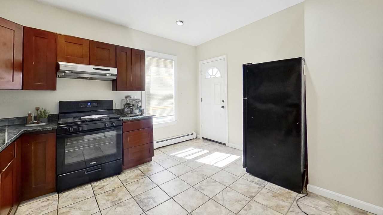 42 Fenton St #42-3 - Photo 4 of 8