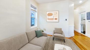 featured image of 7 Mark St #3