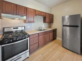 featured image of 338 Warren St #3