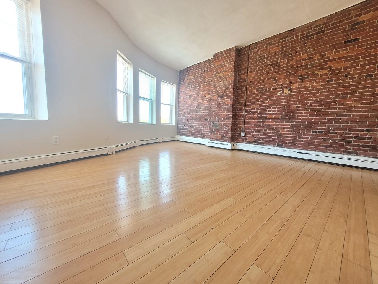 338 Warren St #3 - Photo 5 of 11