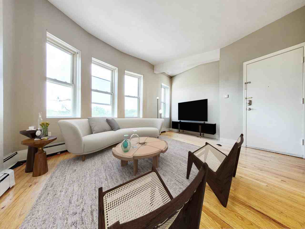 338 Warren St #4 - Photo 4 of 11