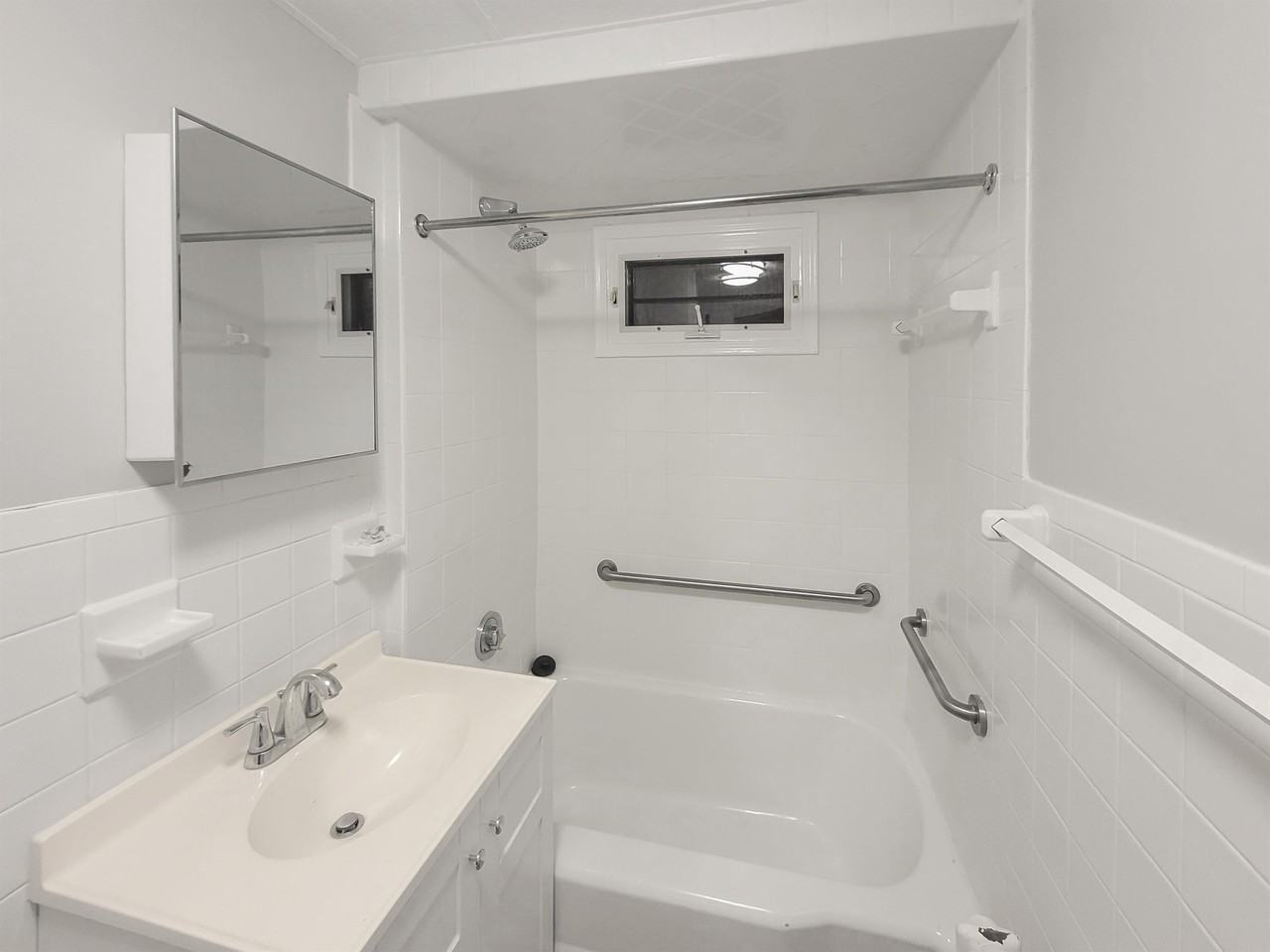 24 Gladstone St #2 - Photo 2 of 29