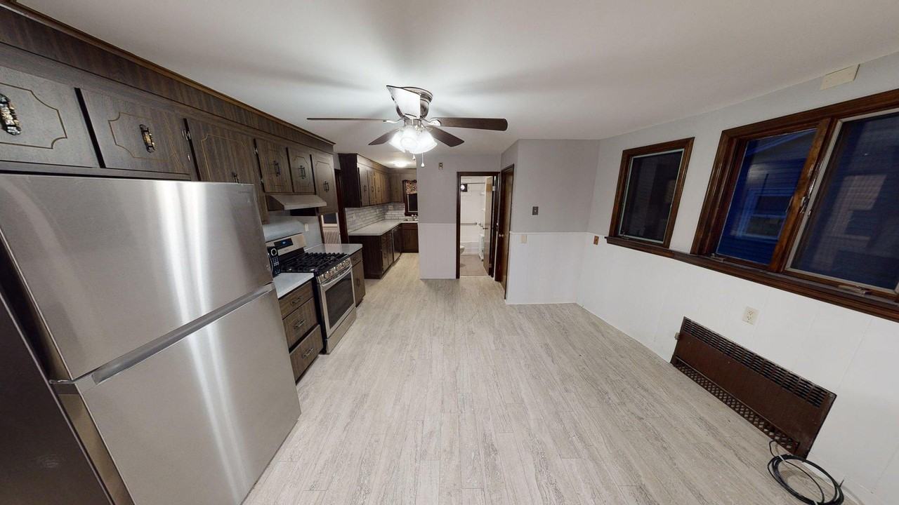 24 Gladstone St #2 - Photo 4 of 29