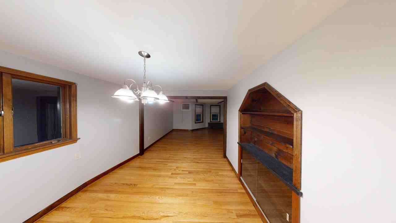 24 Gladstone St #2 - Photo 7 of 29
