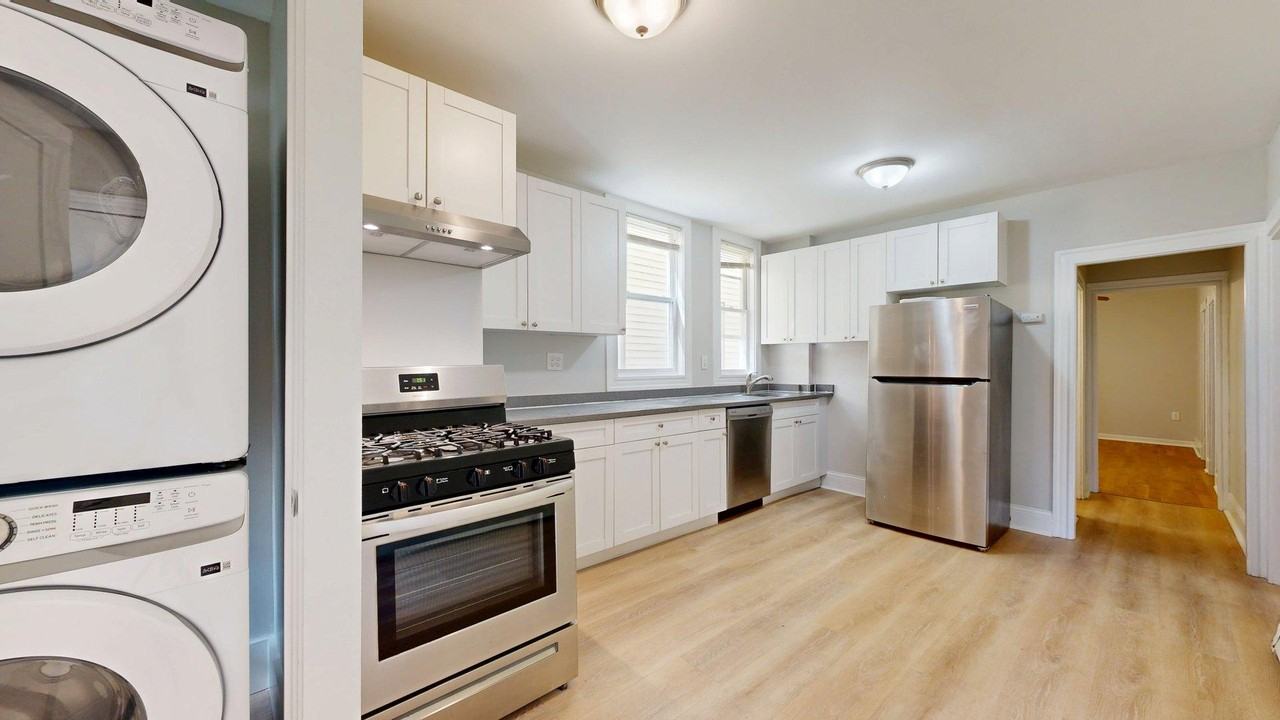 205 Chelsea St #3 - Photo 2 of 33