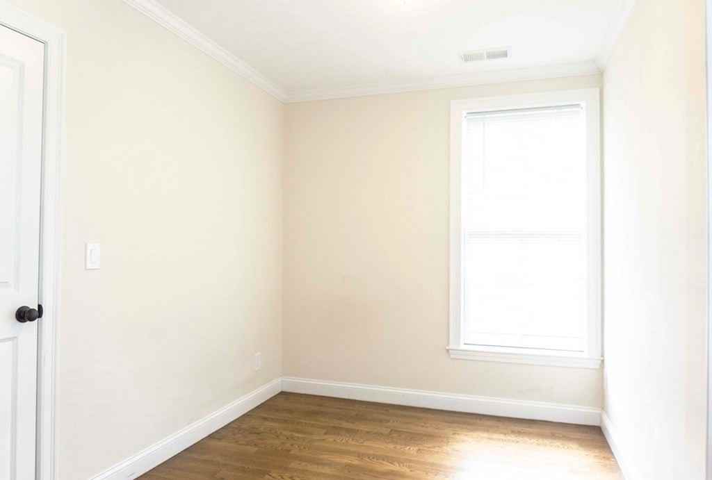 2747 Washington St #1 - Photo 7 of 10