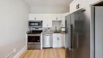 featured image of 44 Guild St #1