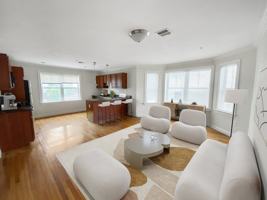featured image of 14 Notre Dame St #2
