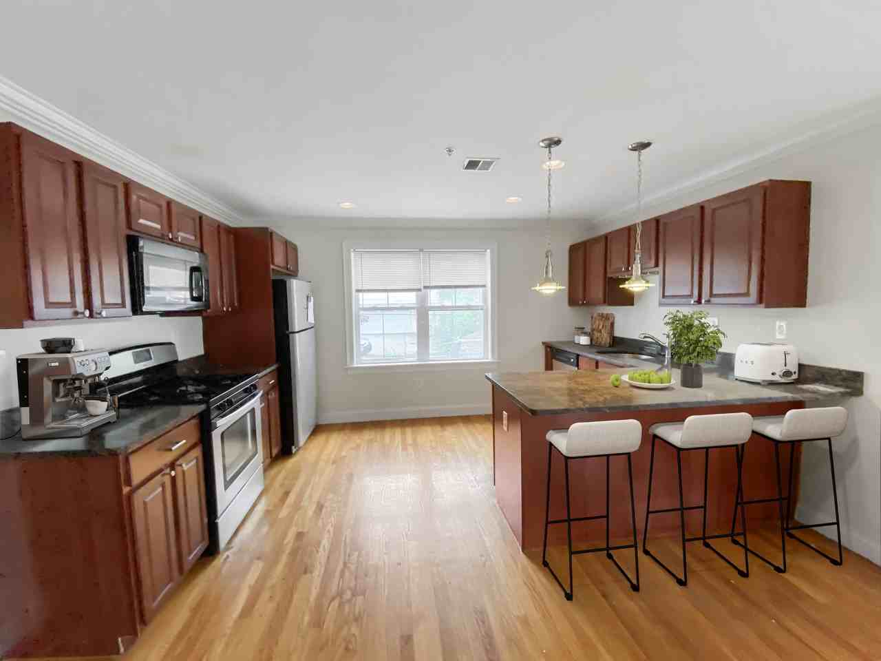 14 Notre Dame St #2 - Photo 3 of 10