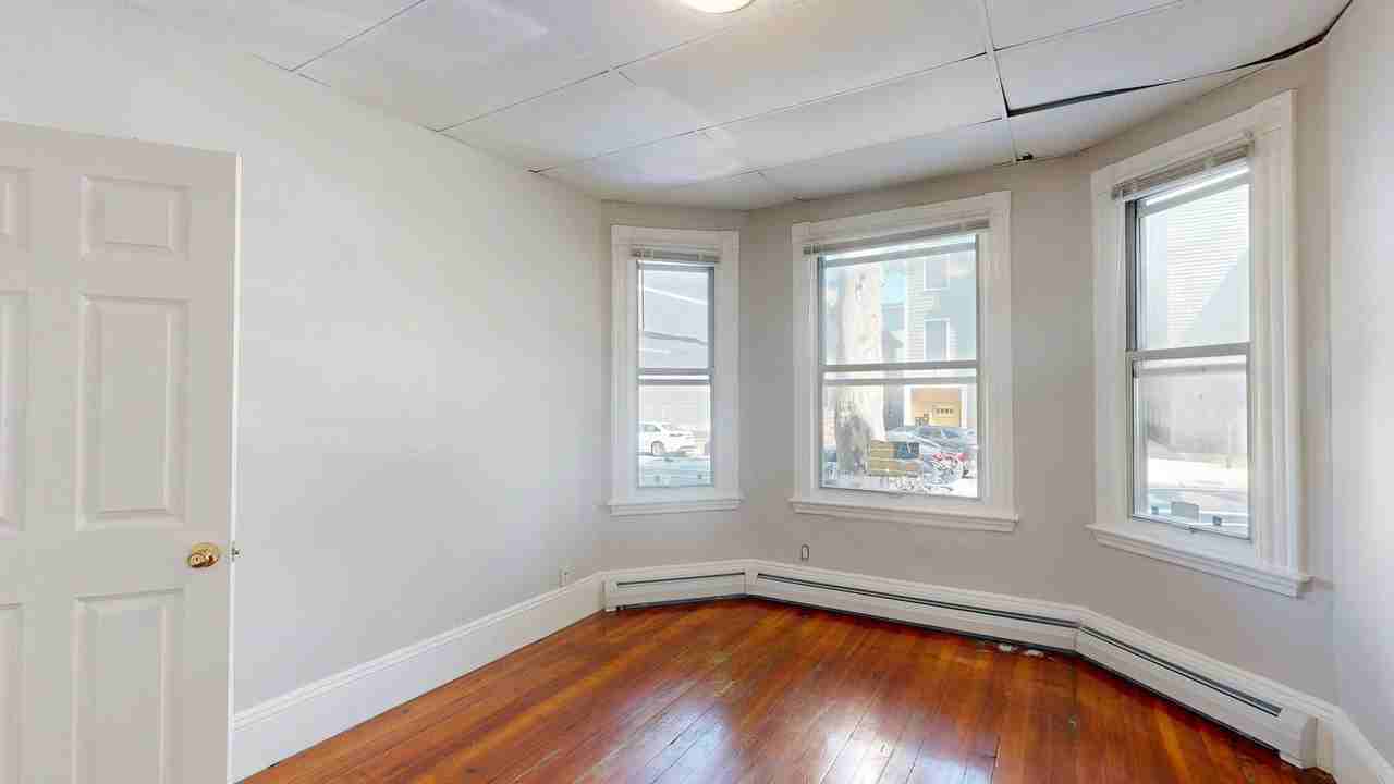 346 Chelsea St #1 - Photo 3 of 14