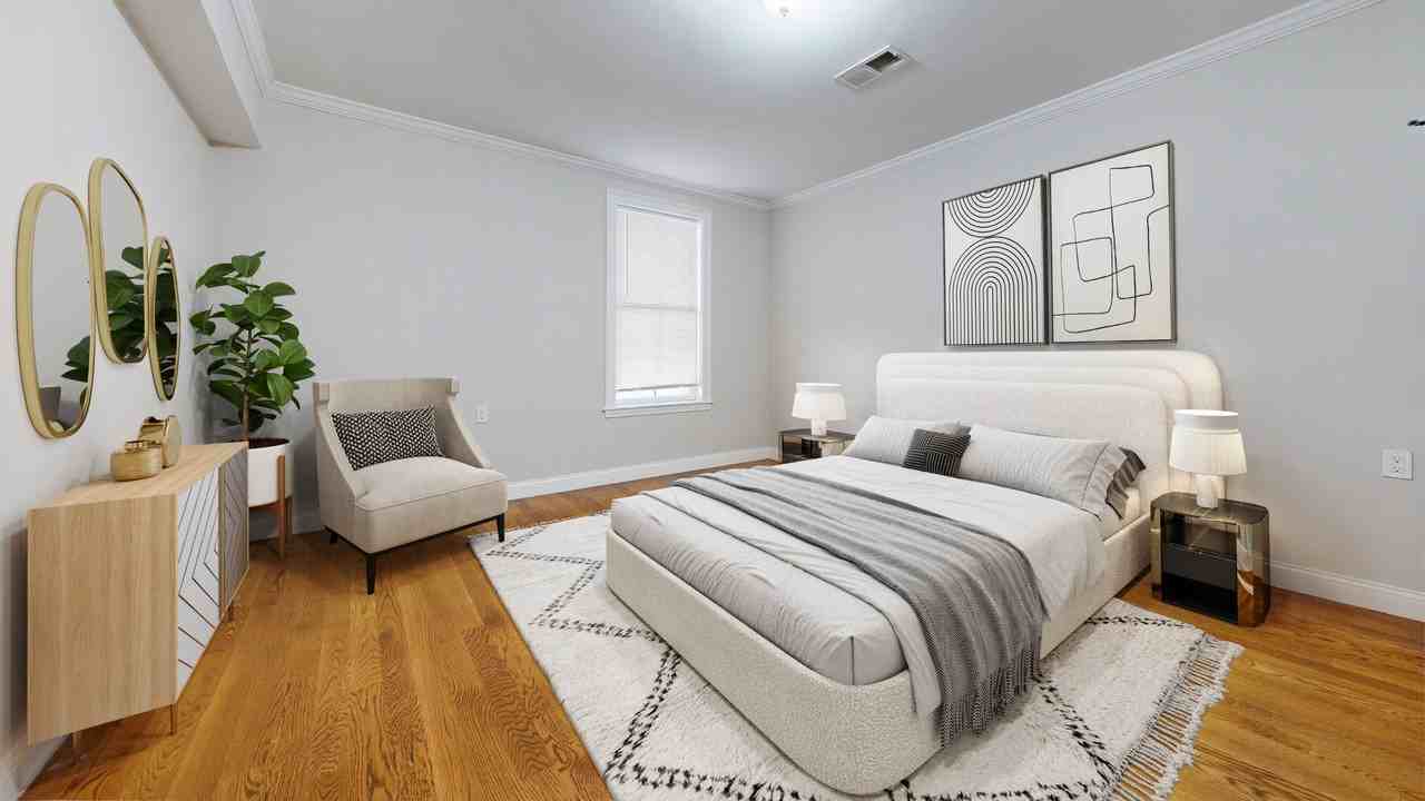 2747 Washington St #6 - Photo 4 of 9